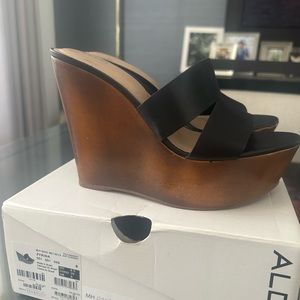 Aldo Wedges in style Zykina size 8.5